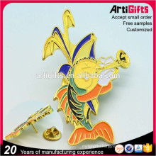 Wholesale cheap metal novelty fish shaped lapel pin